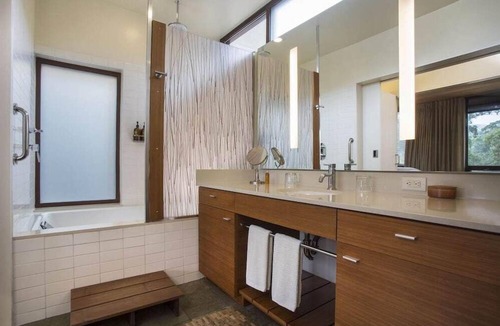 Sausalito Hotel | Two Queen Room at a 4.5⭐️ Hotel