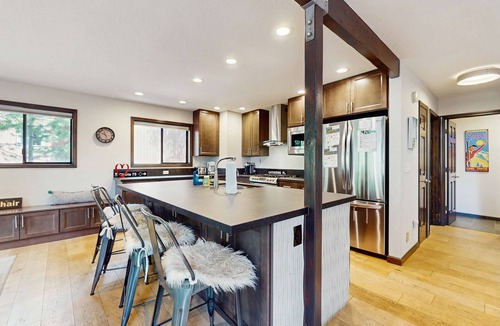 Truckee House | Two-Story, Family-Friendly Home with Full Kitchen & washer&dryer