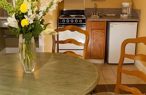 Downtown Reno House | Ultimate Nevada Experience | 2 Relaxing Room w/Everything You Need | Pool