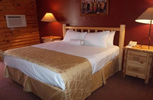 Kohls Ranch Resort | Ultimate Outdoor Getaway Unit! Near Sardine Point Day Use Area, Nature Setting