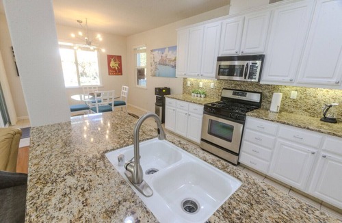 Riverbank House | Ultimate Riverbank Getaway w/Luxe Amenities
