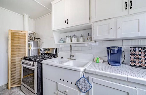 Eureka Apartment | Unforgettable dog-friendly retreat