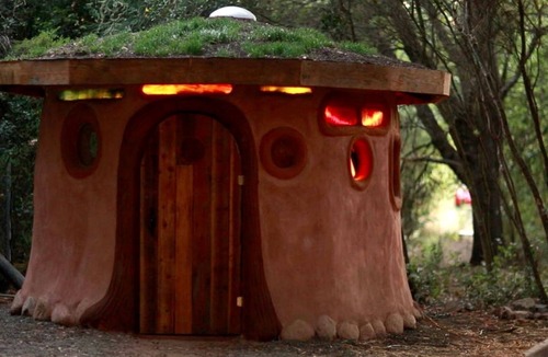 Geyserville Cabin | Unique Glamping Hobbit Hut at Spiritual Retreat near San Francisco, California