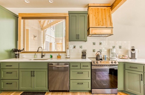 Vida House | Unique riverfront home & cabin with amazing views, deck, & W&D - dog-friendly