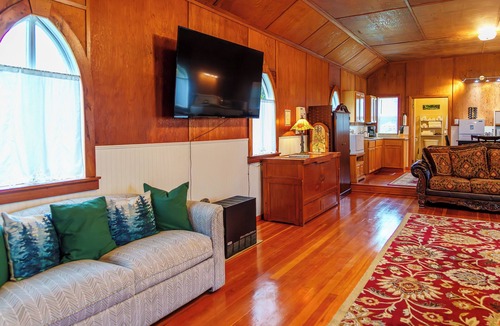 Orick House | Unique rural renovated historic church/cabin at the gateway to Redwood park.