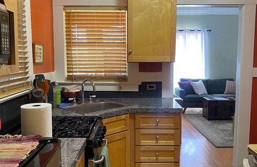 West University Apartment | Unique , Vintage Studio Apartment for Leisure/Corporate Travel