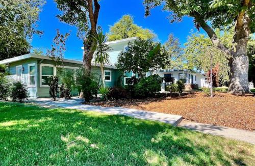 West Sacramento House | Uniquely styled home minutes to Downtown Sac!