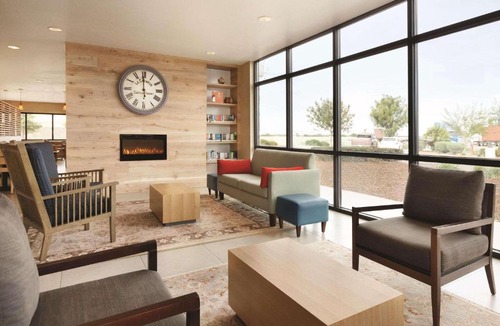 Dixon Hotel | University Hotel Davis Area by IHG