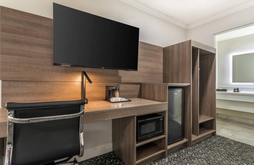 Davis Hotel | University Park Inn & Suites, an Ascend Collection Hotel