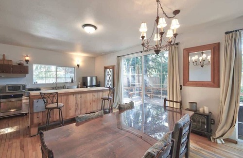 McMinnville House | Upcycled Oasis - McMinnville Couple Monthly Stay