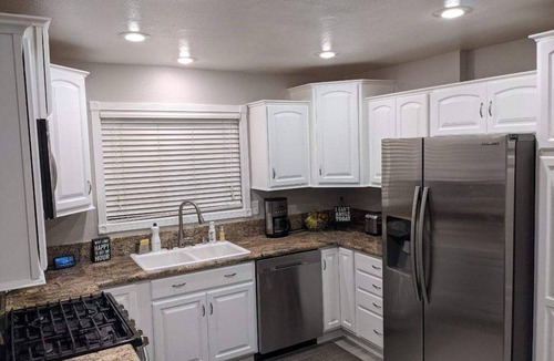 Green Valley North House | Updated 1 story 3 bed/2 bath home with pool & spa! Short drive to the Strip!