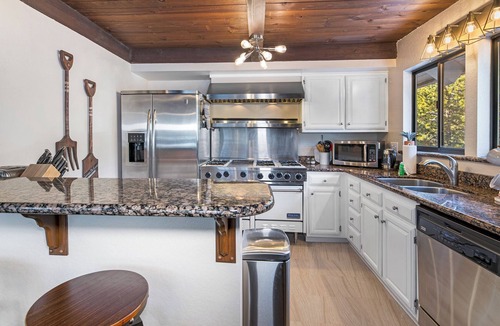 Tahoe Village House | Updated 3BR/2BA Ski & Hiking townhome near Heavenly!