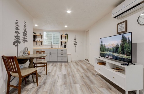 Starcrest Apartment | Updated and bright guest suite.