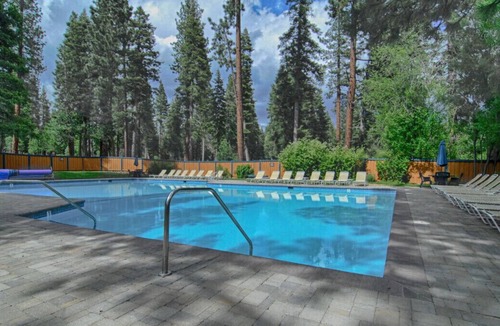 Carnelian Woods Condo | Updated Condo with Forest Views