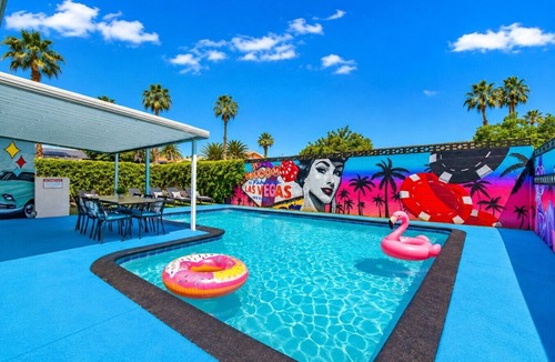 Las Vegas House | Upgraded King Beds Pool BBQ Near Strip