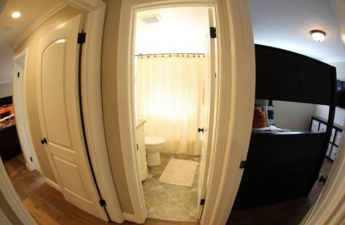 Southwest Anaheim House | Upscale 6 Bed, 5 Ba, New Pool W/Jacuzzi, 1/2 Mile Walk to Disney