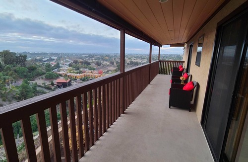 Lincoln Acres House | Upscale Bonita Home on a Hill with Ocean/City View