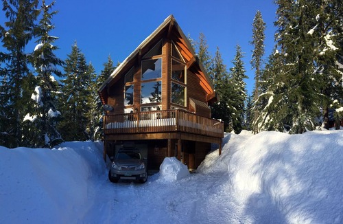 Government Camp House | Upscale Chalet with hot tub- walk to everything! No hidden/cleaning fees.