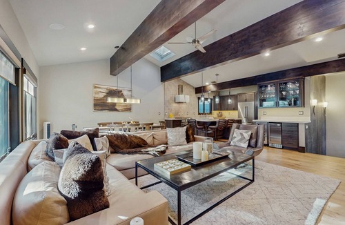 Incline Village Condo | Upscale Incline Village Condo Across the Street from Lake Tahoe