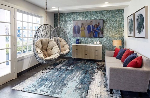 Beach Barber Tract Hotel | Upscale La Jolla Stay w/Heated Outdoor Pool | 0.4 mi to Windansea Beach