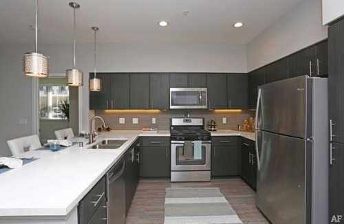 Menlo Park Condo | Upscale Silicon Valley Apartment