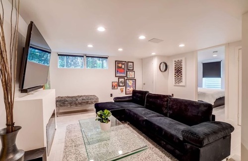 King Apartment | Urban Chic Apartment in the Alberta Arts District!