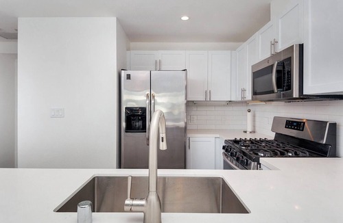 Columbia Condo | Urban Hi-Tech 2 BR Escape in Little Italy~Near Bay, Gas Lamp & Beaches!