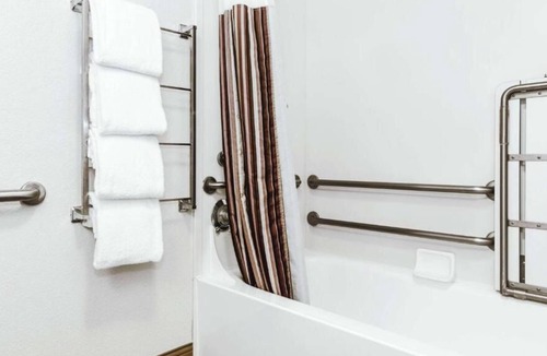 Guasti House | Vacation Day Is Always A Great Idea! Enjoy Spacious unit and Pool Access!
