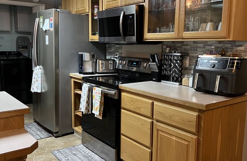 Altamont House | Vacation Home in Klamath Falls, 4 Bed, 2 Bath, 10 People Max. Pet Friendly