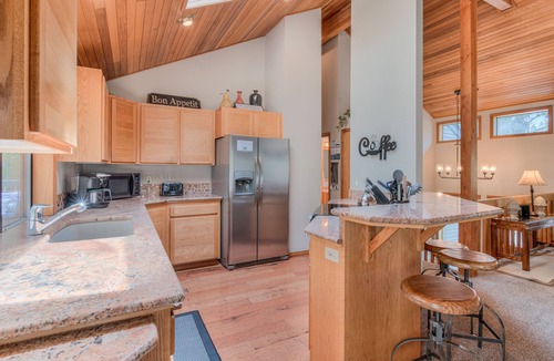 Sunriver House | Vacation Home Pet Friendly, H/T, SHARC Passes, AC