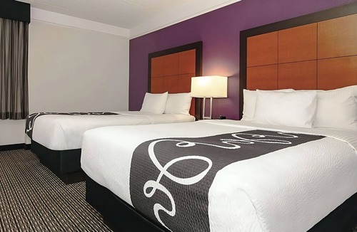 Guasti Hotel | Vacation Starts Here! Free Parking & Enjoy Outdoor Pool