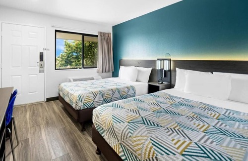 North Fremont Street Hotel | Vagabond Inn - Monterey