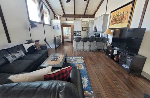Ketchum Apartment | Val d' Sol—Unbeatable Downtown Ketchum Location