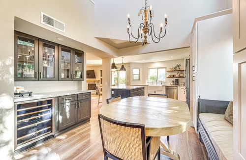 Val Vista Lakes House | Val Vista Lakes Group Getaway: Hot Tub Access!
