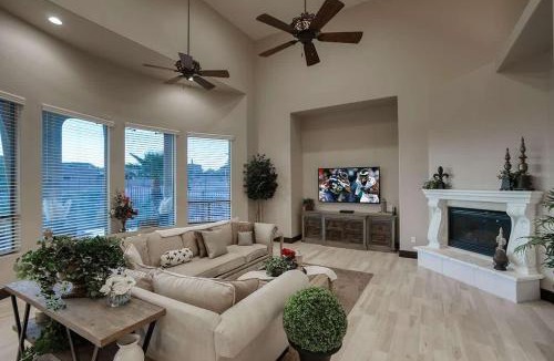 East Mesa House | Valley-View Pool & Hot Tub in Foothills