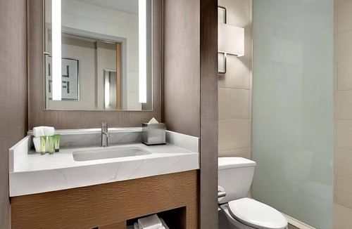 Gateway District Hotel | Value Accommodations for your Vegas Trip! 3 Serene Units, Pool, Casino!