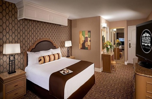 Downtown Las Vegas Hotel | Vegas Like It Should Be! 3 Serene Units, Casino and Nightly Entertainment, Bar!