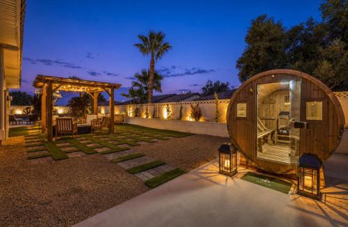 Royal Crest Rancheros Villa | Vegas Mansion: Pool, Spa, Sauna, Theatre, By STRIP