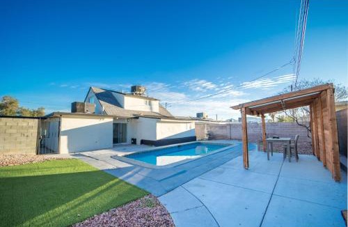 Las Vegas House | Vegas Vacation Home with Pool 5 min to The Strip and Fremont Street