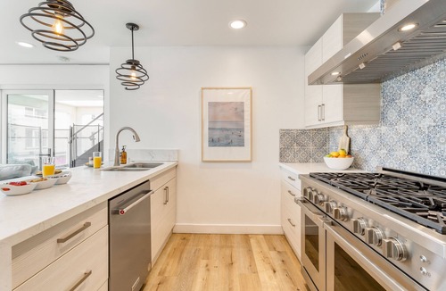 Santa Ana Heights House | Velvet Sand I by AvantStay | Steps to Newport Beach w/Outdoor Kitchen & Hot Tub