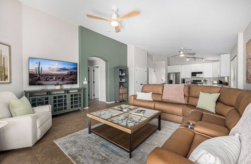 Roseview House | Very Clean 4 bed, 2 bathrooms. One Level with Heated Pool & Spa!