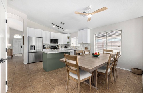 Roseview House | Very Clean 4 bed, 2 bathrooms. One Level with Heated Pool & Spa!