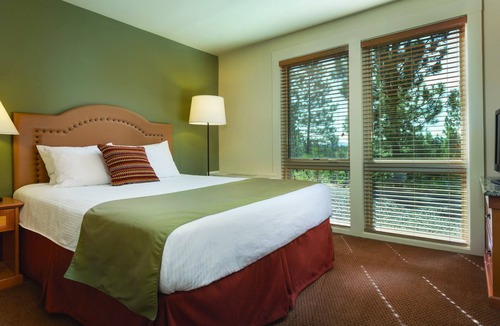 Bend Resort | Vibrant nightlife and growing art scene!