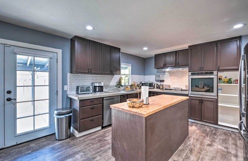 Southwestern Sacramento House | Vibrant Sacramento Home w/ Yard & Patio!