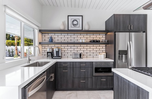 Sunmor House | Victor Victoria Hideaway- True PS Retreat!