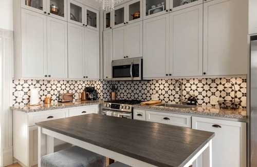 Crockett House | Victorian House-30 mins to Napa & SF, Free Pets!