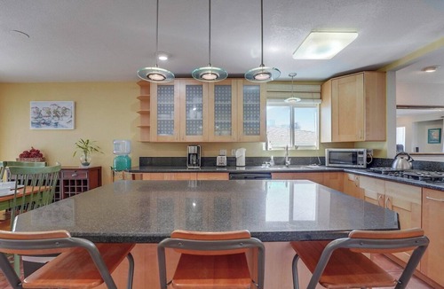Bay Park House | View of Mission Bay plus A/C, pets, and parking
