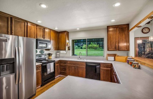Plumas Eureka Estates Condo | Views of the 8th Fairway at Plumas Pines-8 Aspen