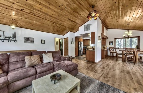 Montgomery Estates House | Views! Private forest and trails! Luxury