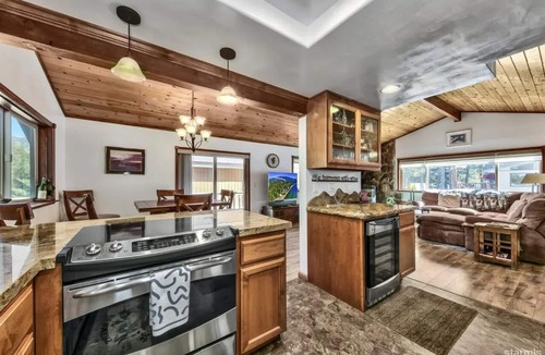 Montgomery Estates House | Views! Private forest and trails! Luxury